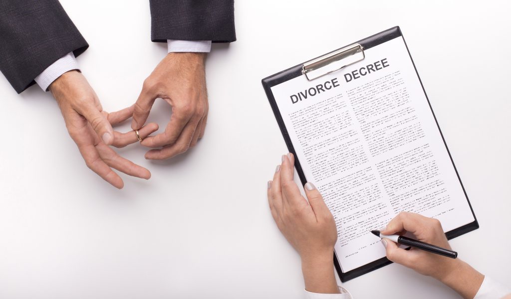 Struggling with High Divorce Attorney Cost? 5 Simple Ways to Help Keep